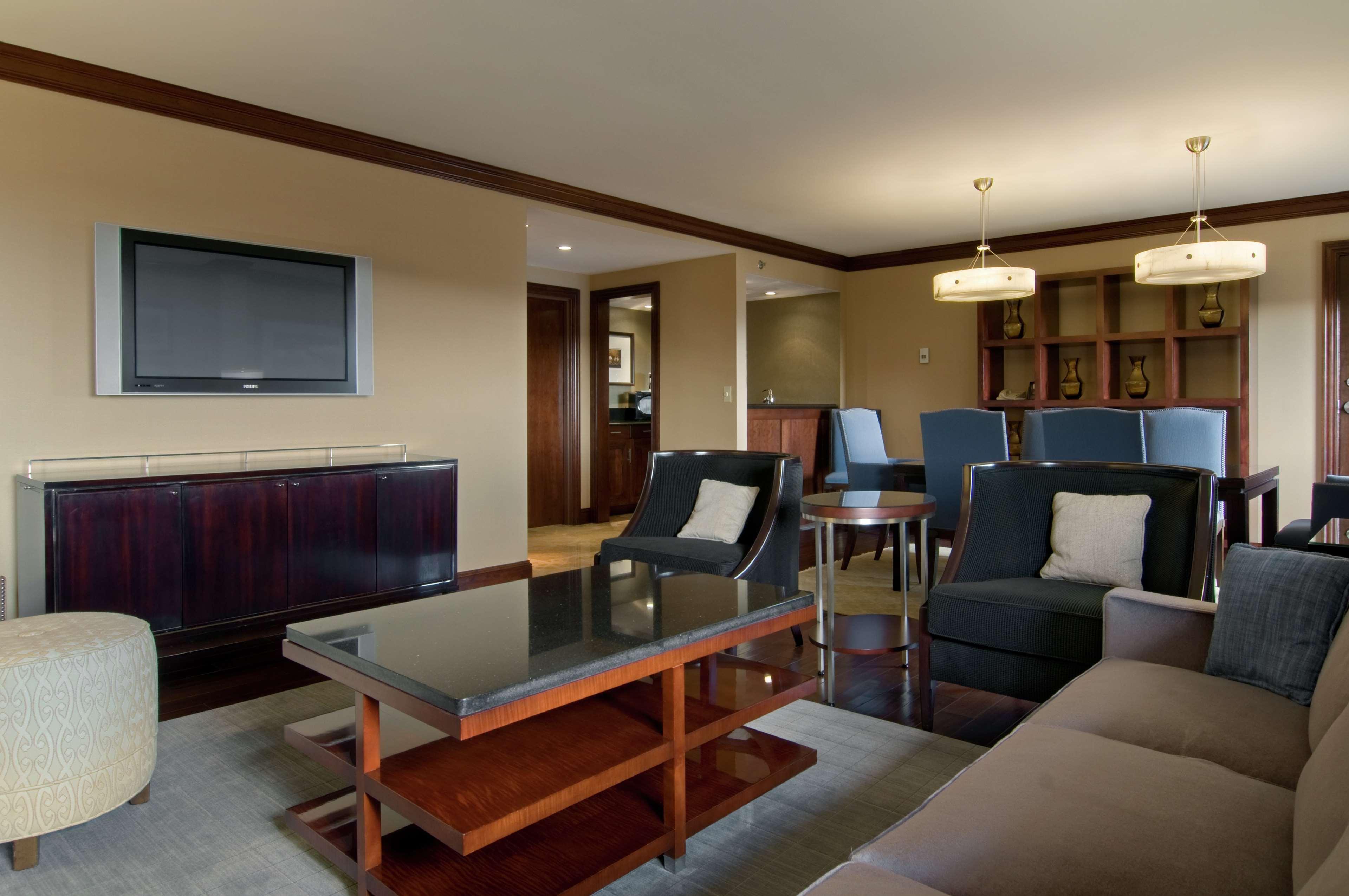 Hilton North Hills 3* Raleigh