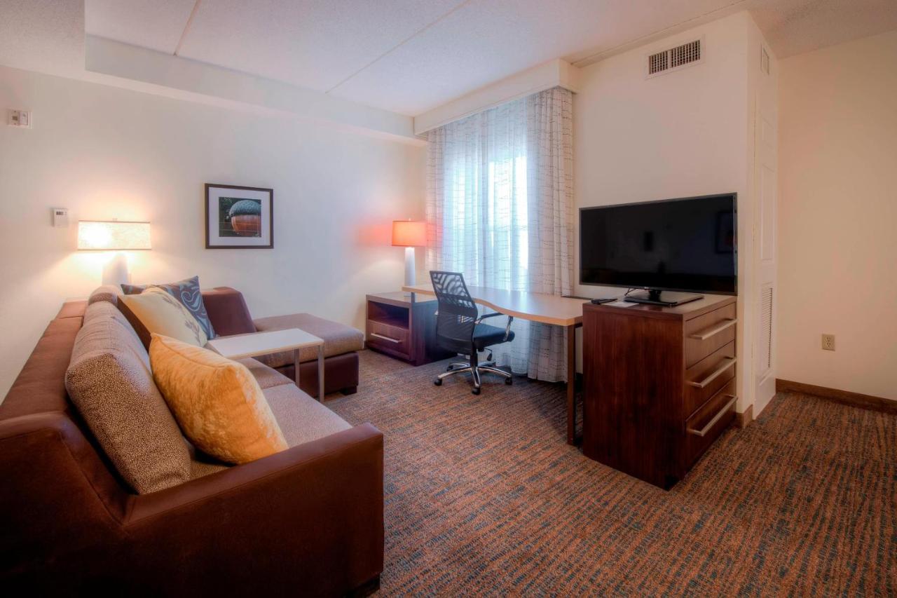 By Marriott Crabtree Valley Hotel 2*