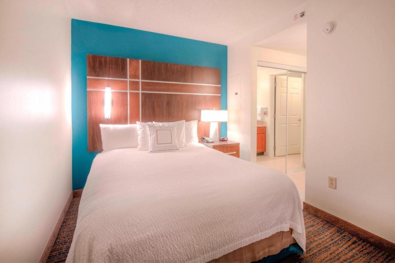 By Marriott Crabtree Valley 2*