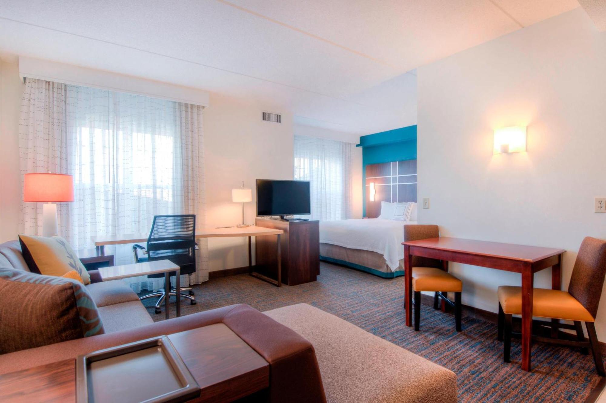 By Marriott Crabtree Valley 2*
