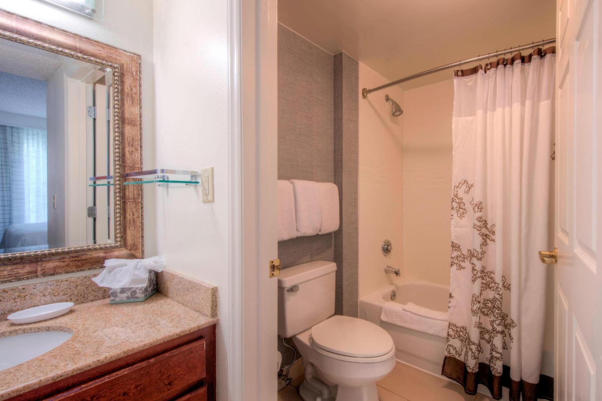 By Marriott Crabtree Valley Hotel 2*
