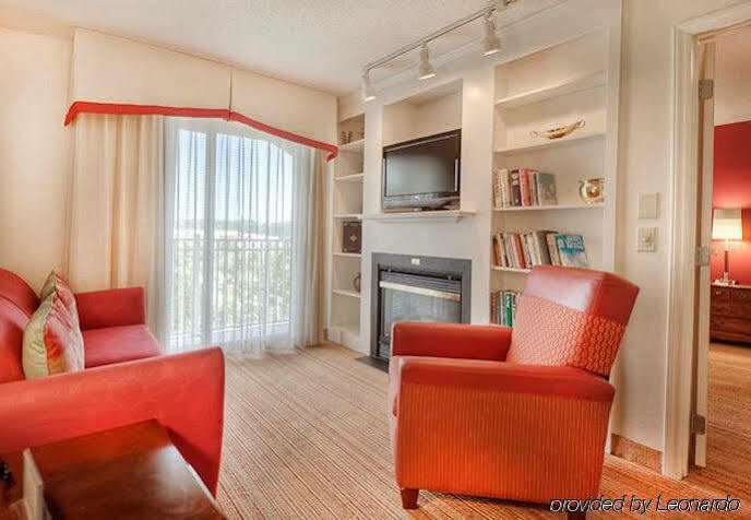 By Marriott Crabtree Valley Hotel 2*