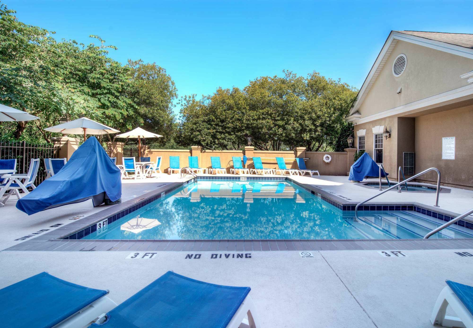 Hotel By Marriott Crabtree Valley Raleigh