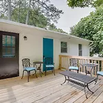 Modern Raleigh Vacation Rental About 3 Mi To Downtown!