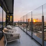 High-Rise Apt Raleigh Free Parking & Sunset View 1