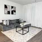 2 Bedroom Lux Apartment In Raleigh