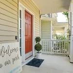 Pet-Friendly Family Townhome With Private Patio