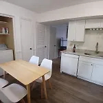 Quiet 2 Bedroom With Fence And Fire Pit