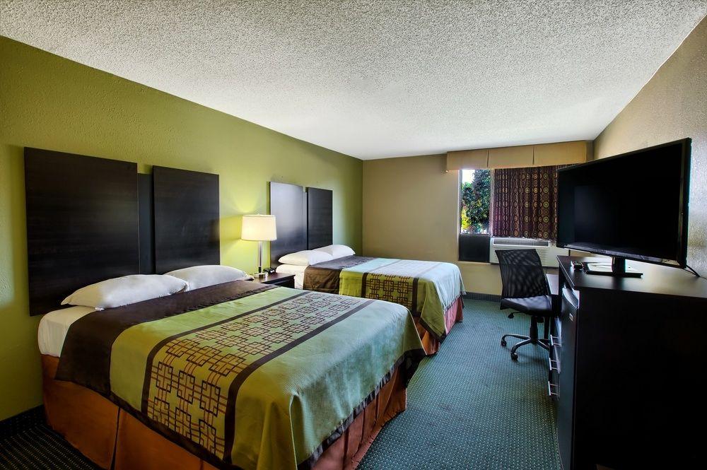 Super 8 By Wyndham North East