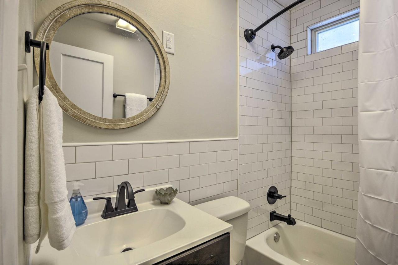 Holiday home Itb - Mins To Downtown And North Hills!