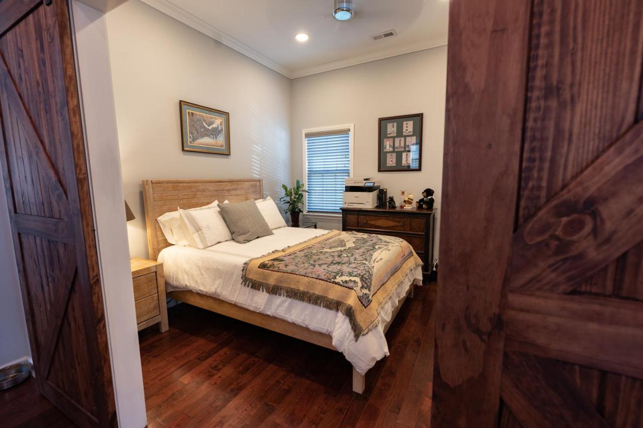 Remodeled Historic House Walkable To Everything Holiday home *