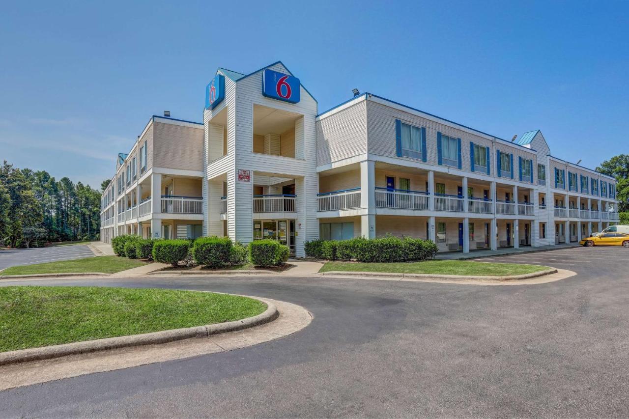 Hotel 6-raleigh, Nc - North