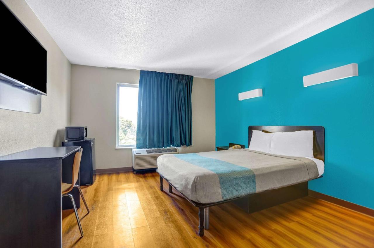 Hotel 6-raleigh, Nc - North Raleigh