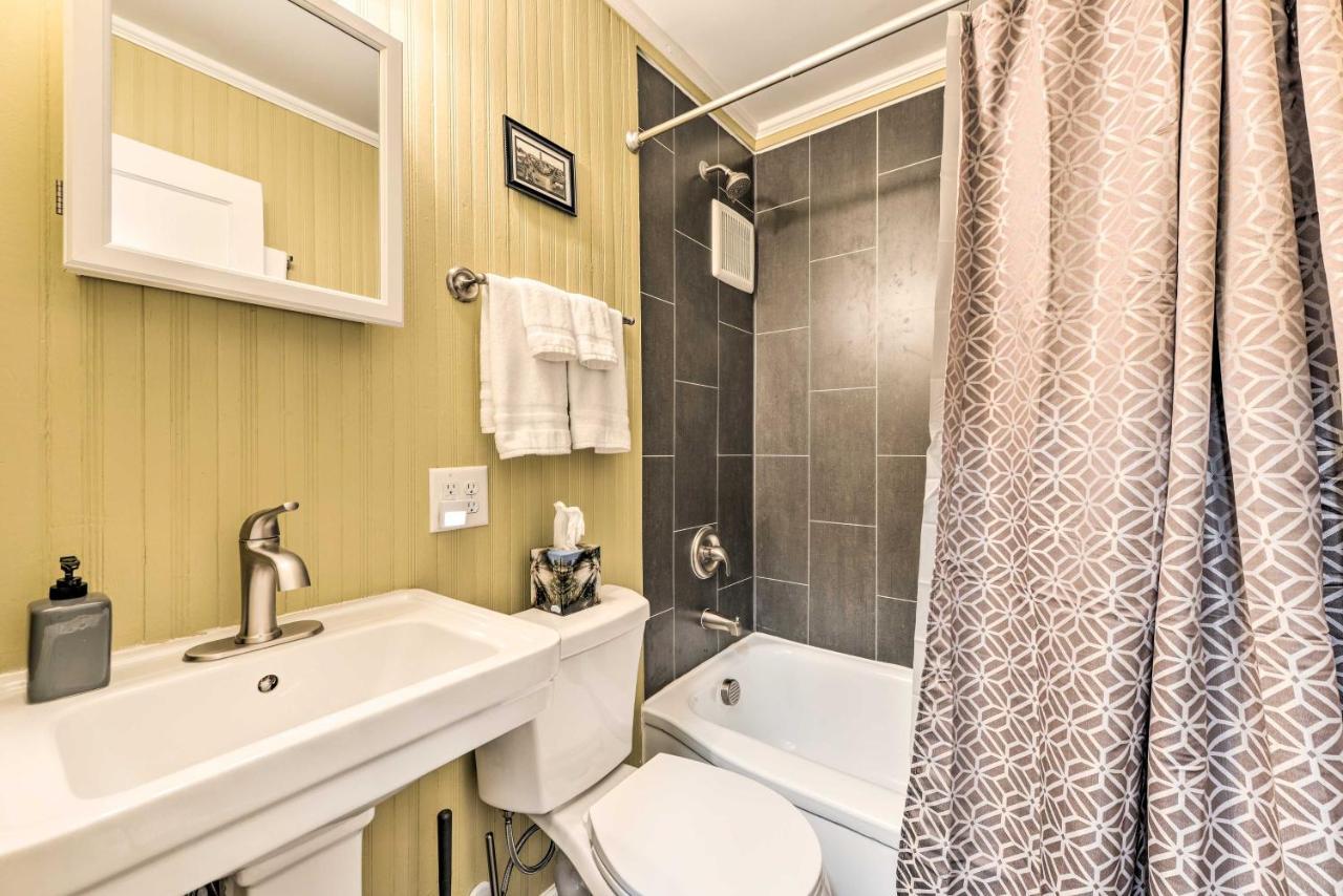 Freshly Renovated Near Downtown! *