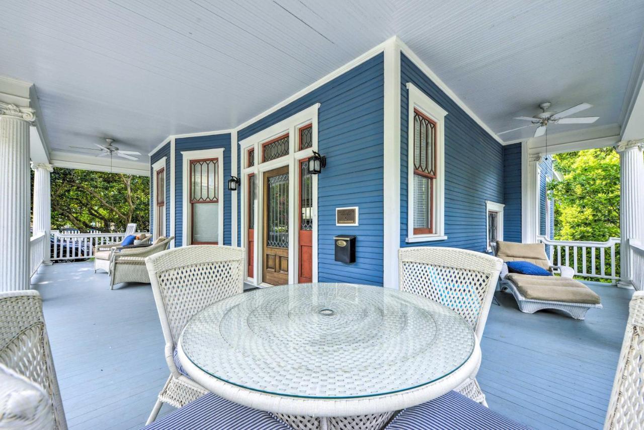 Holiday home Elegant With Porch, Walk Downtown! *