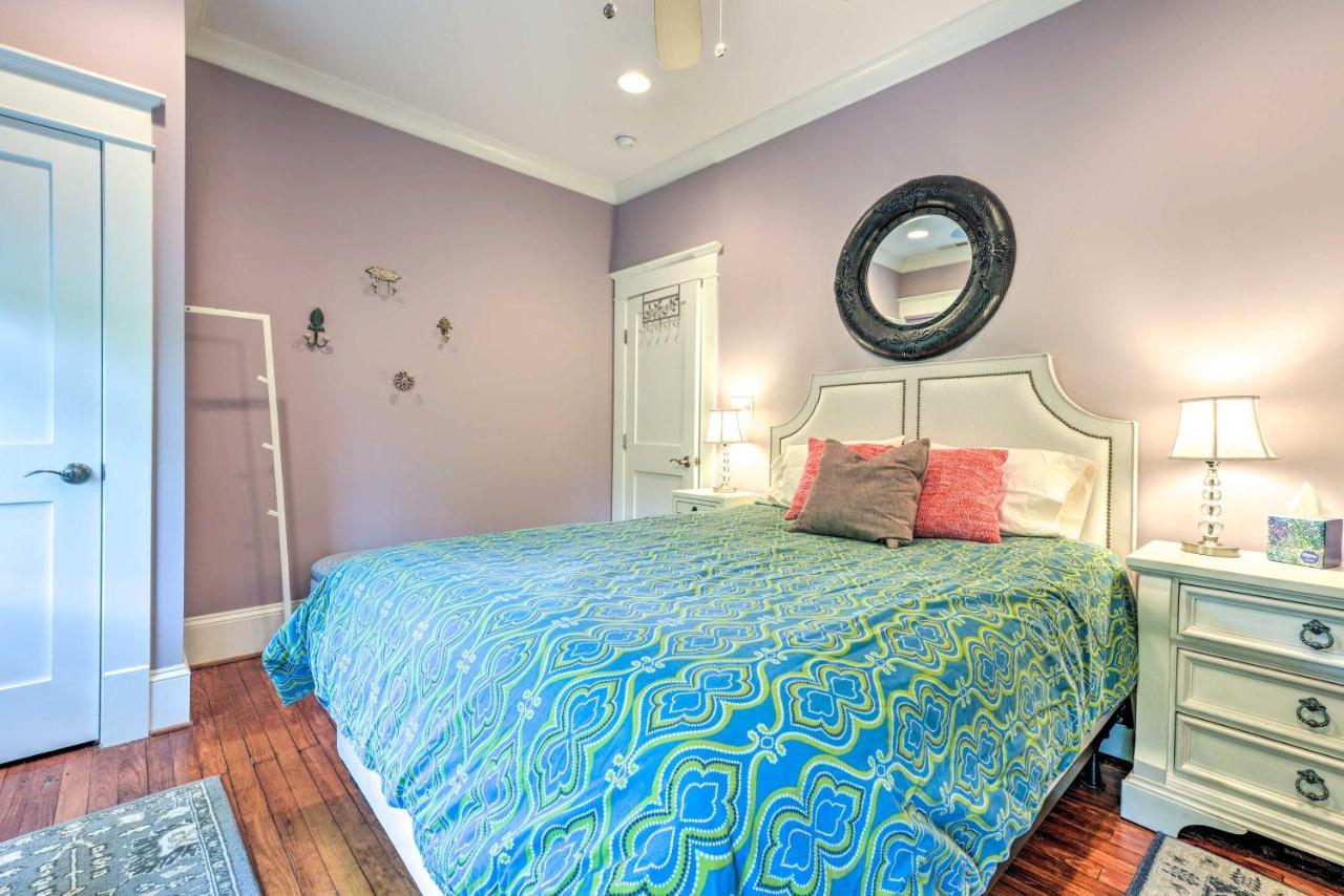 Holiday home Elegant With Porch, Walk Downtown! *