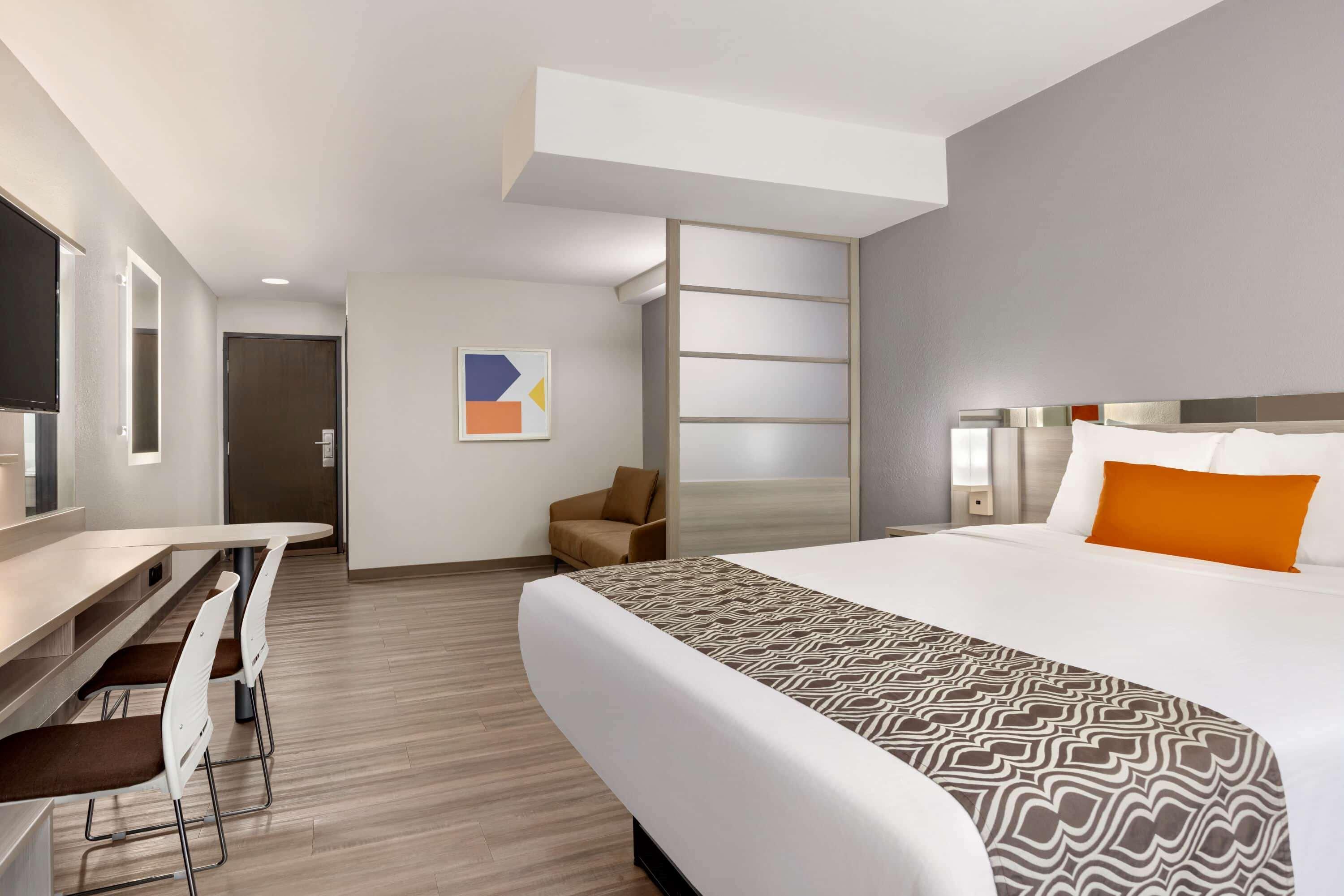 Hotel Microtel & By Wyndham 2*