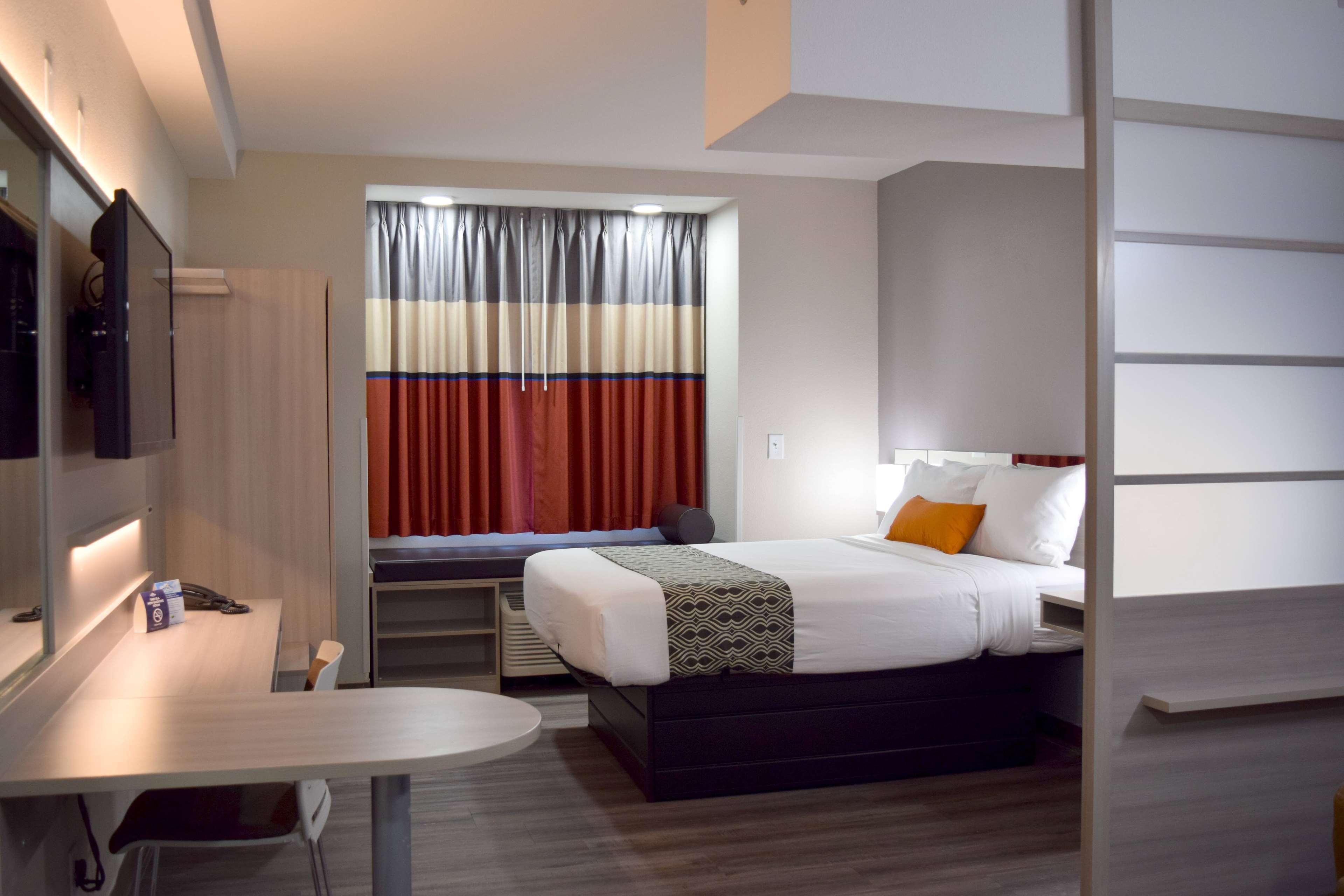 Microtel & By Wyndham 2*