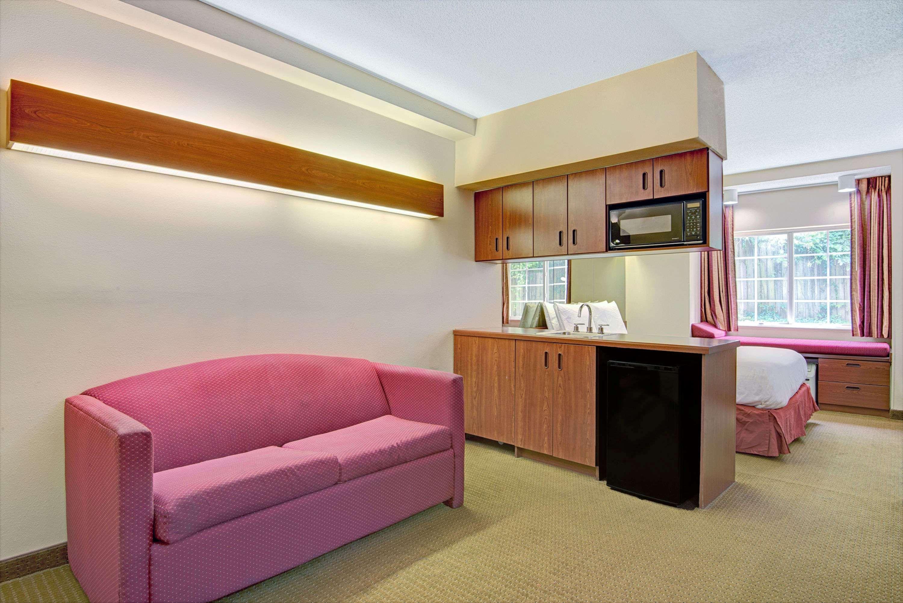 Microtel & By Wyndham Hotel 2*