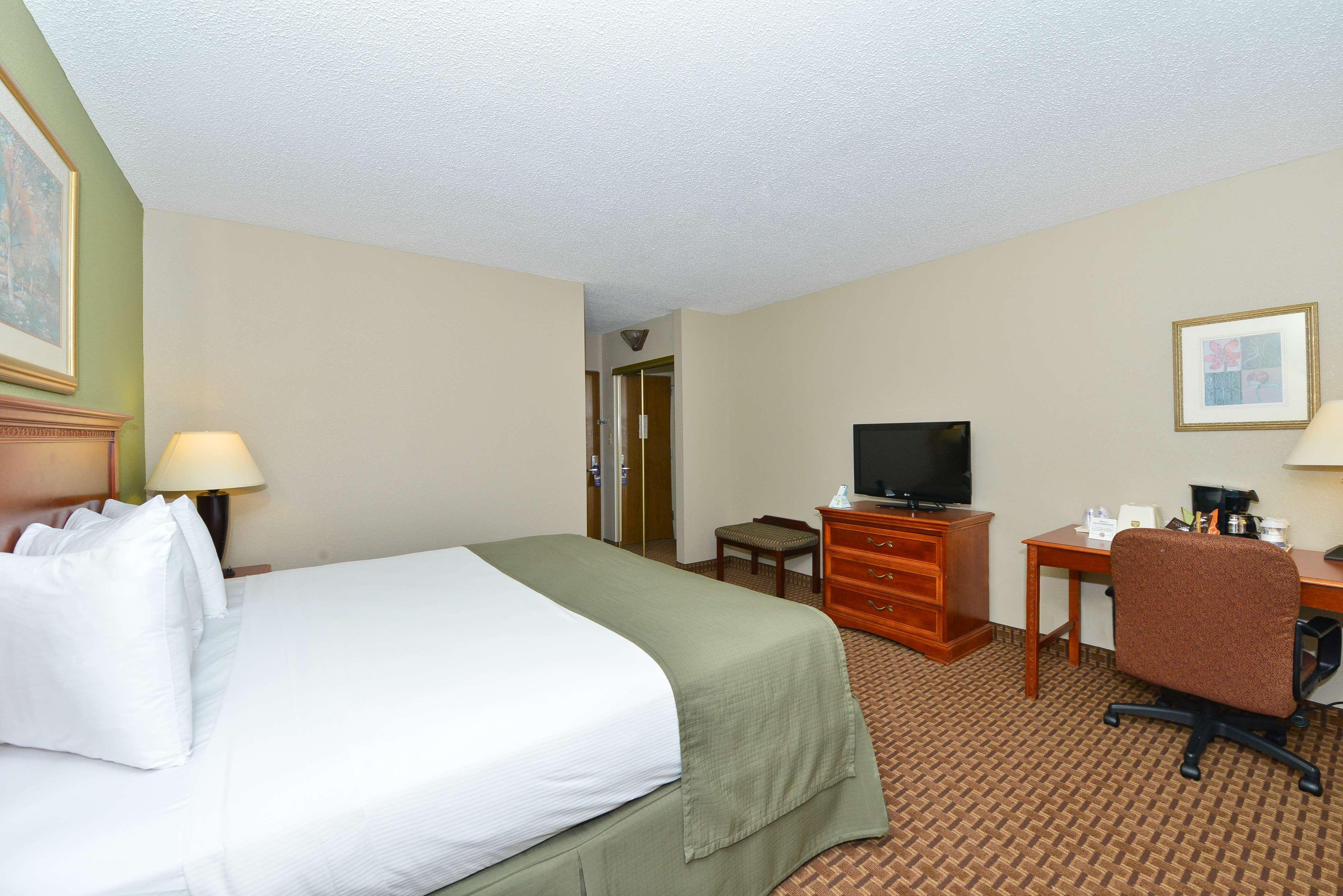 Surestay By Western North Downtown Hotel 3*