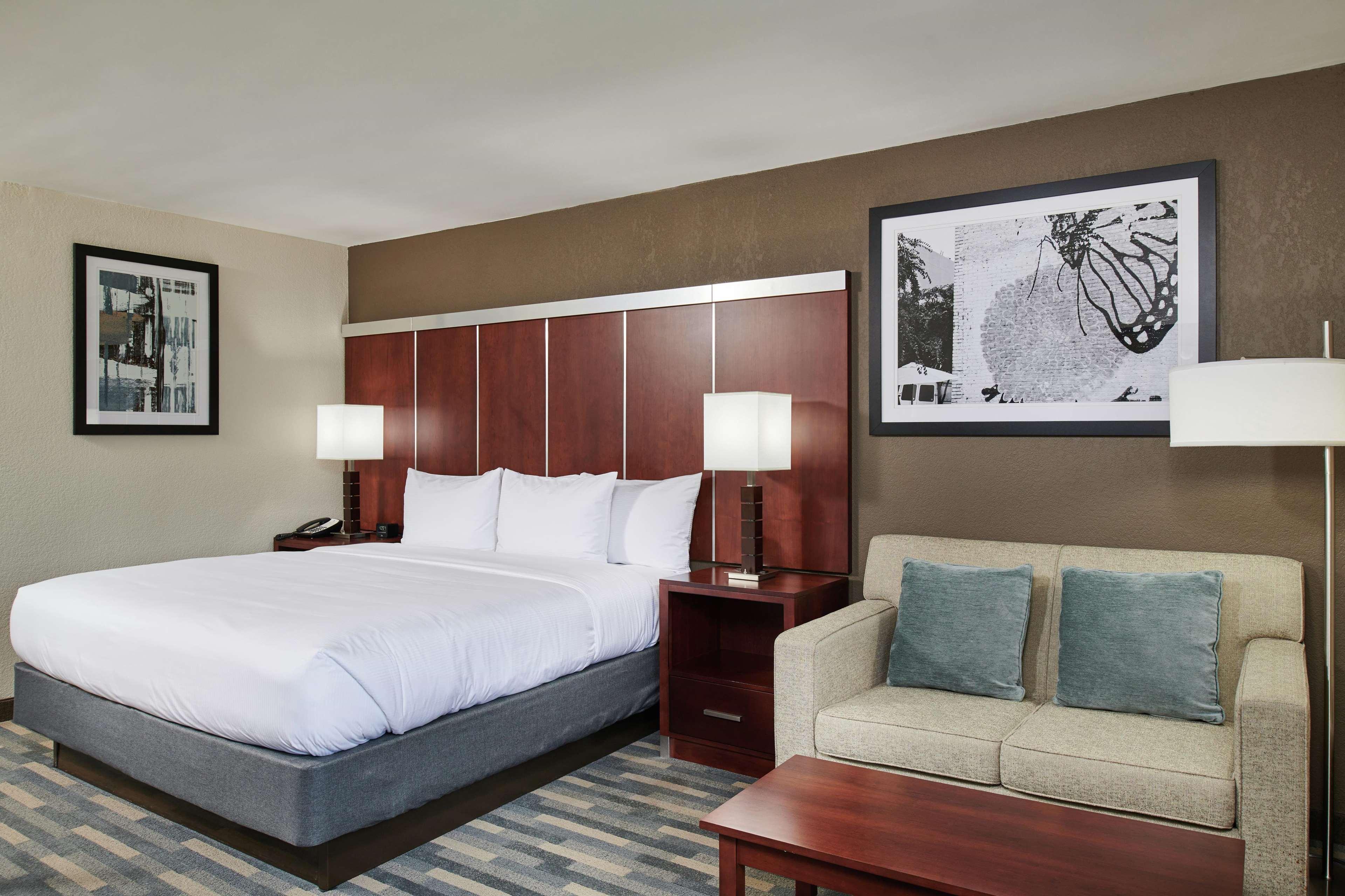 Doubletree By Hilton Crabtree Valley Hotel 4*