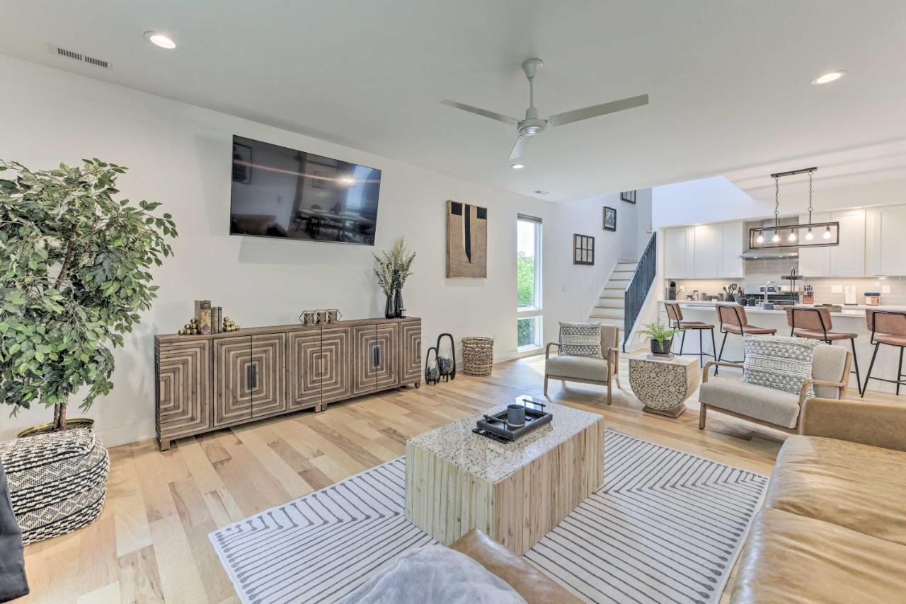 Contemporary About 2 Mi To Downtown! Holiday home