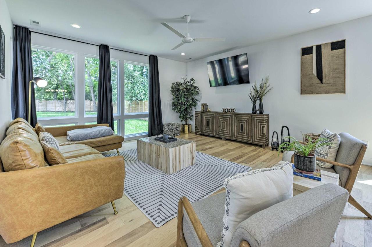 Contemporary About 2 Mi To Downtown! Raleigh