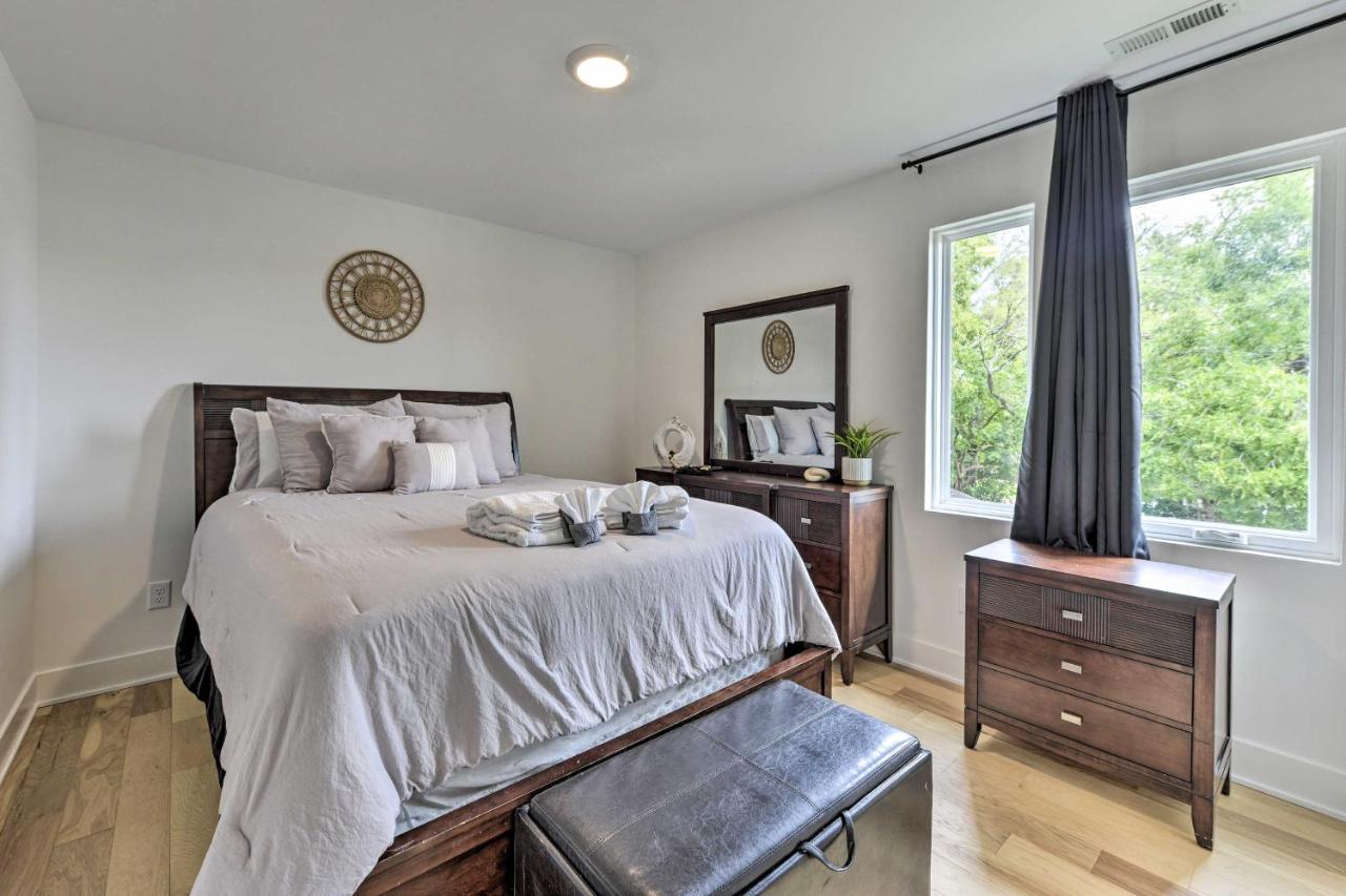 Contemporary About 2 Mi To Downtown! *