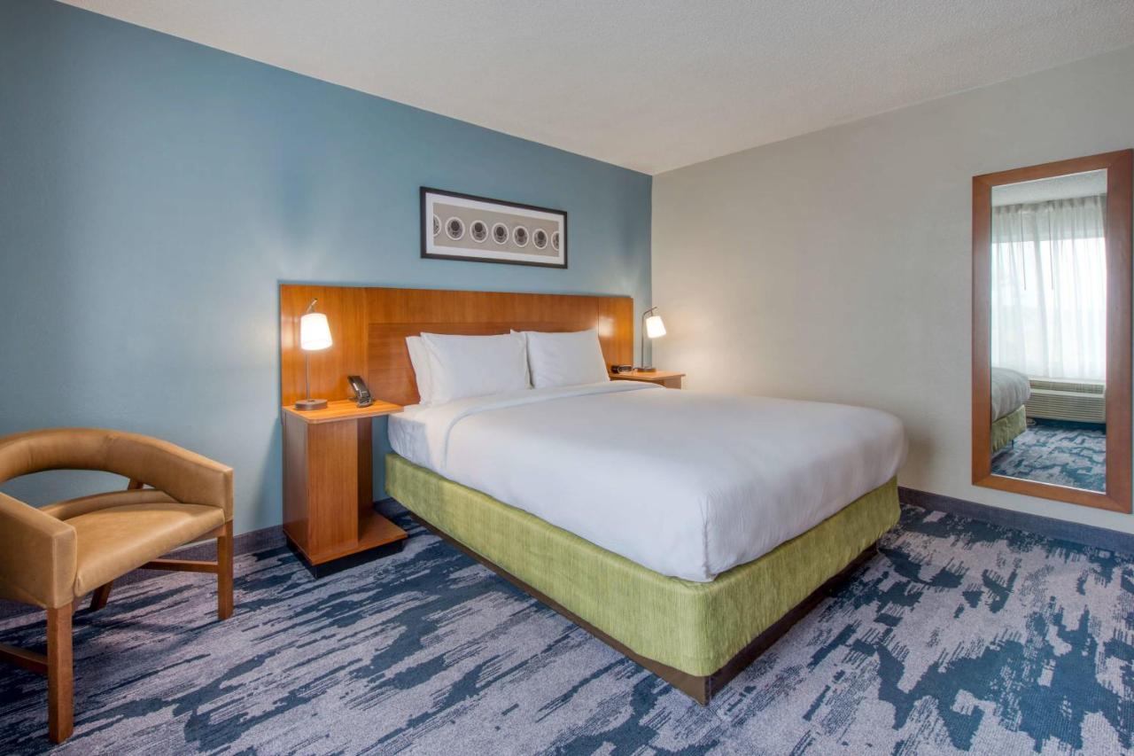 Fairfield & Crabtree Valley Hotel 3*