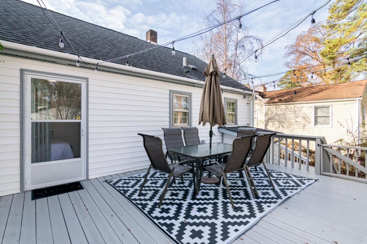 Casa de férias Stylish & Comfy 5 Location Private Backyard Updated Close To Downtown Walkable *