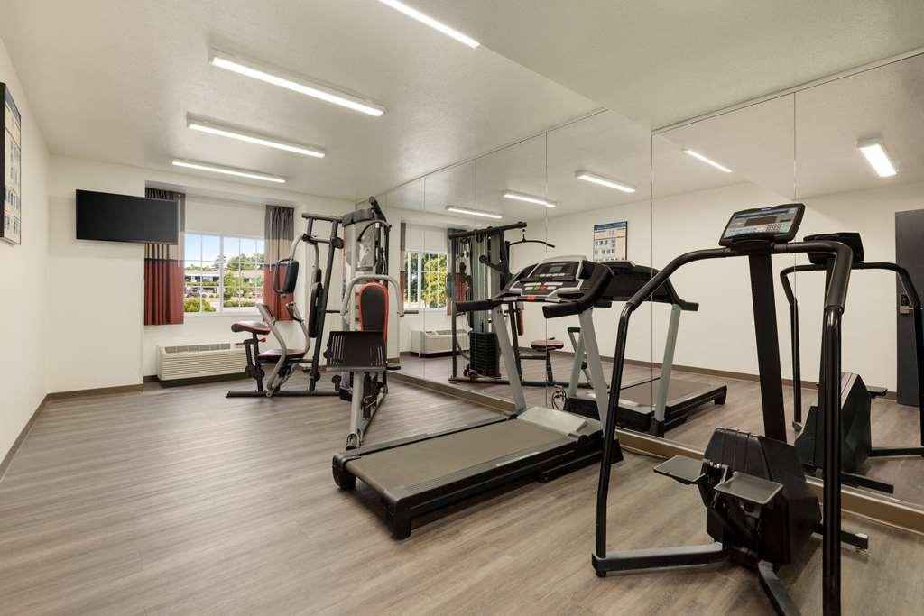 Microtel & By Wyndham Hotel 2*