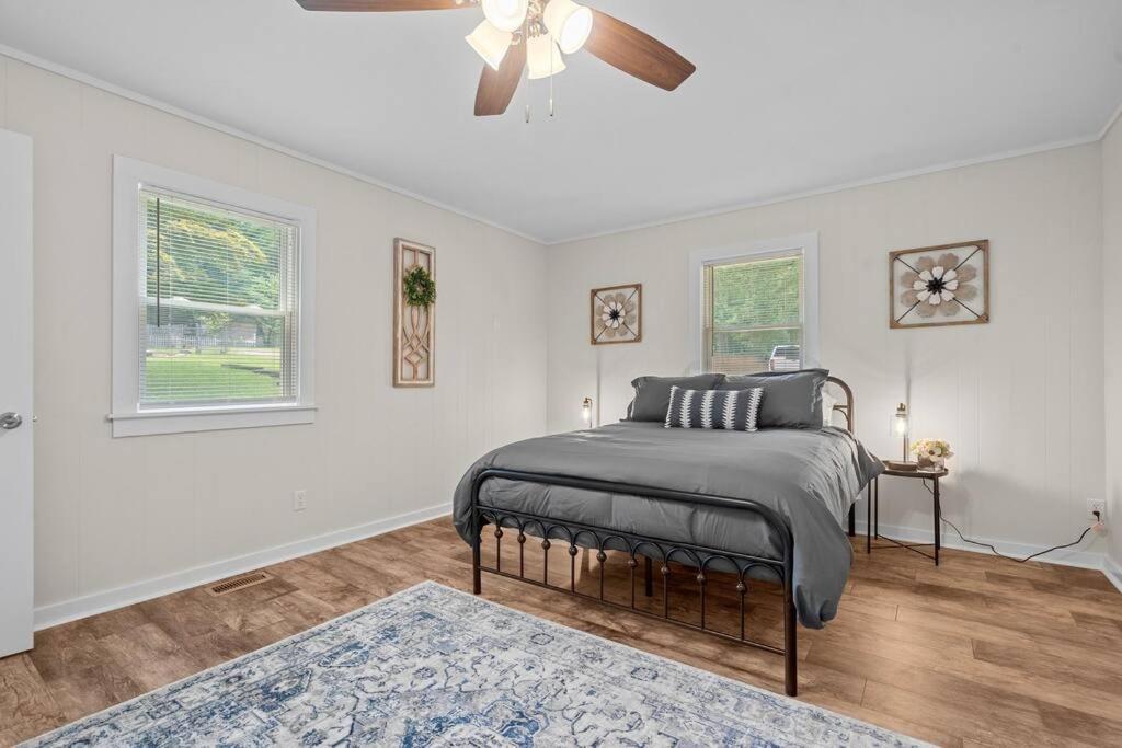 Spacious Home- Near Airport, Crabtree Mall & Food Casa de férias