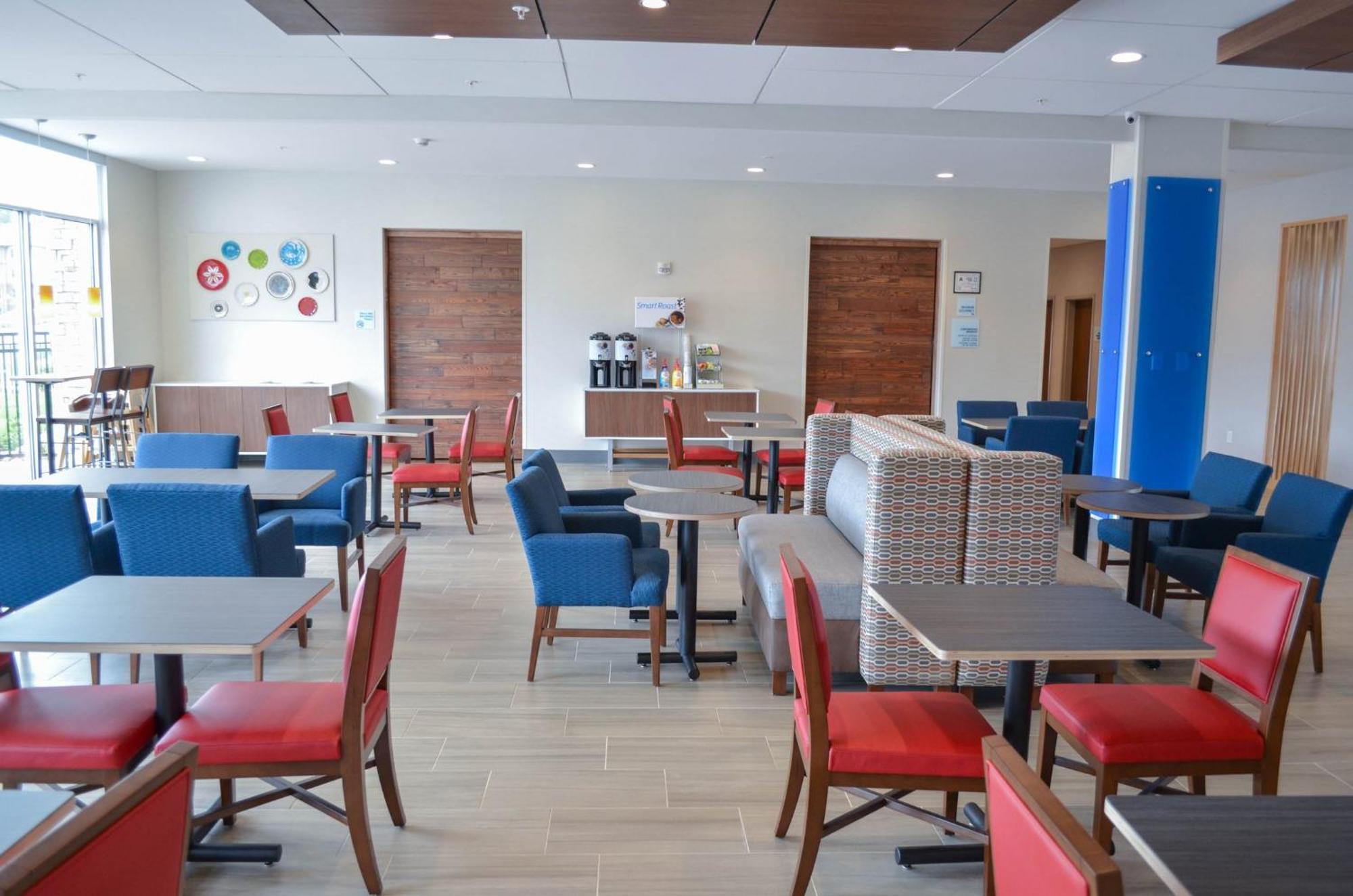 Hotel Express & Airport - Brier Creek By Ihg 2*