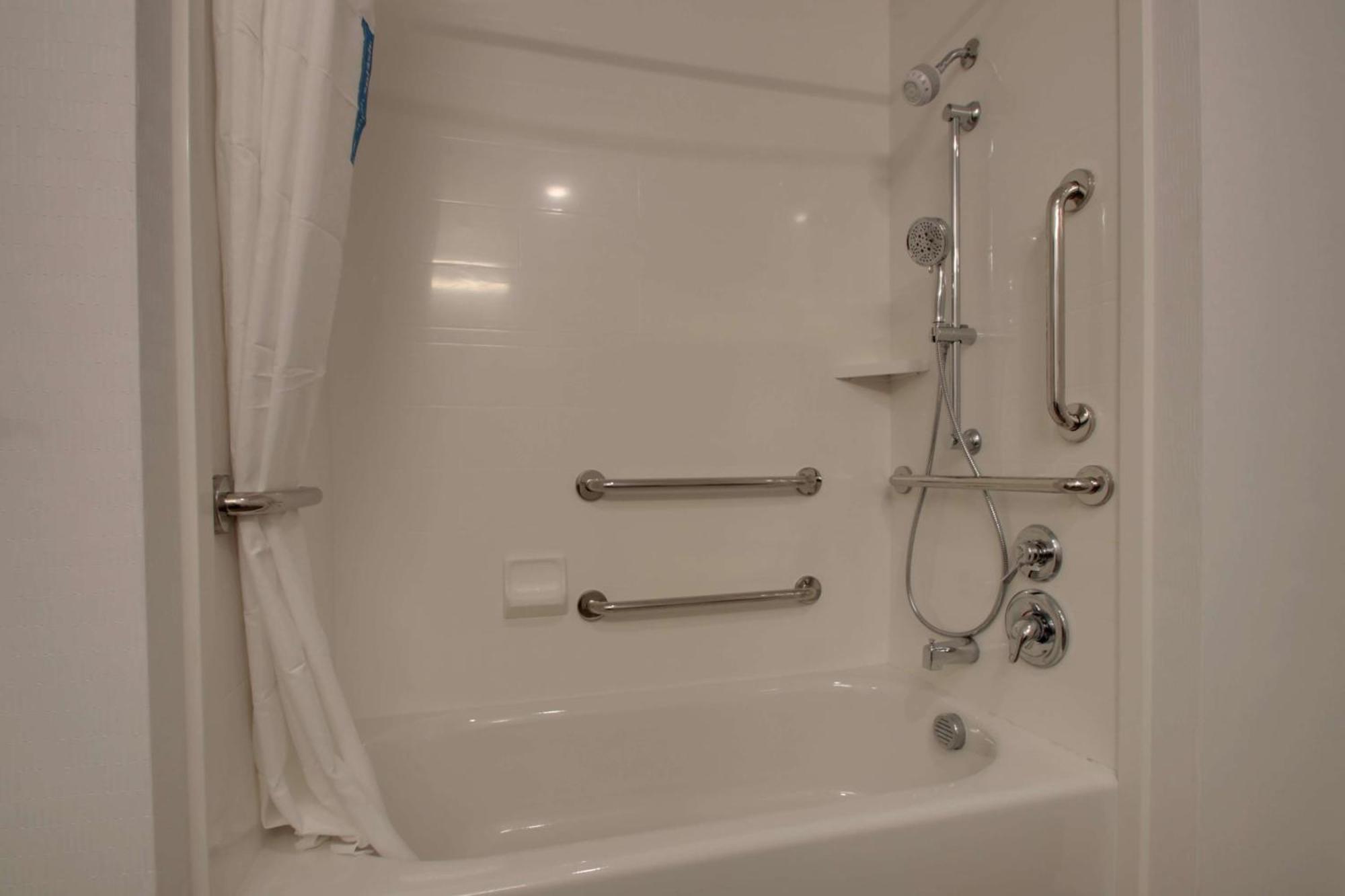 Hampton & By Hilton Knightdale 3*
