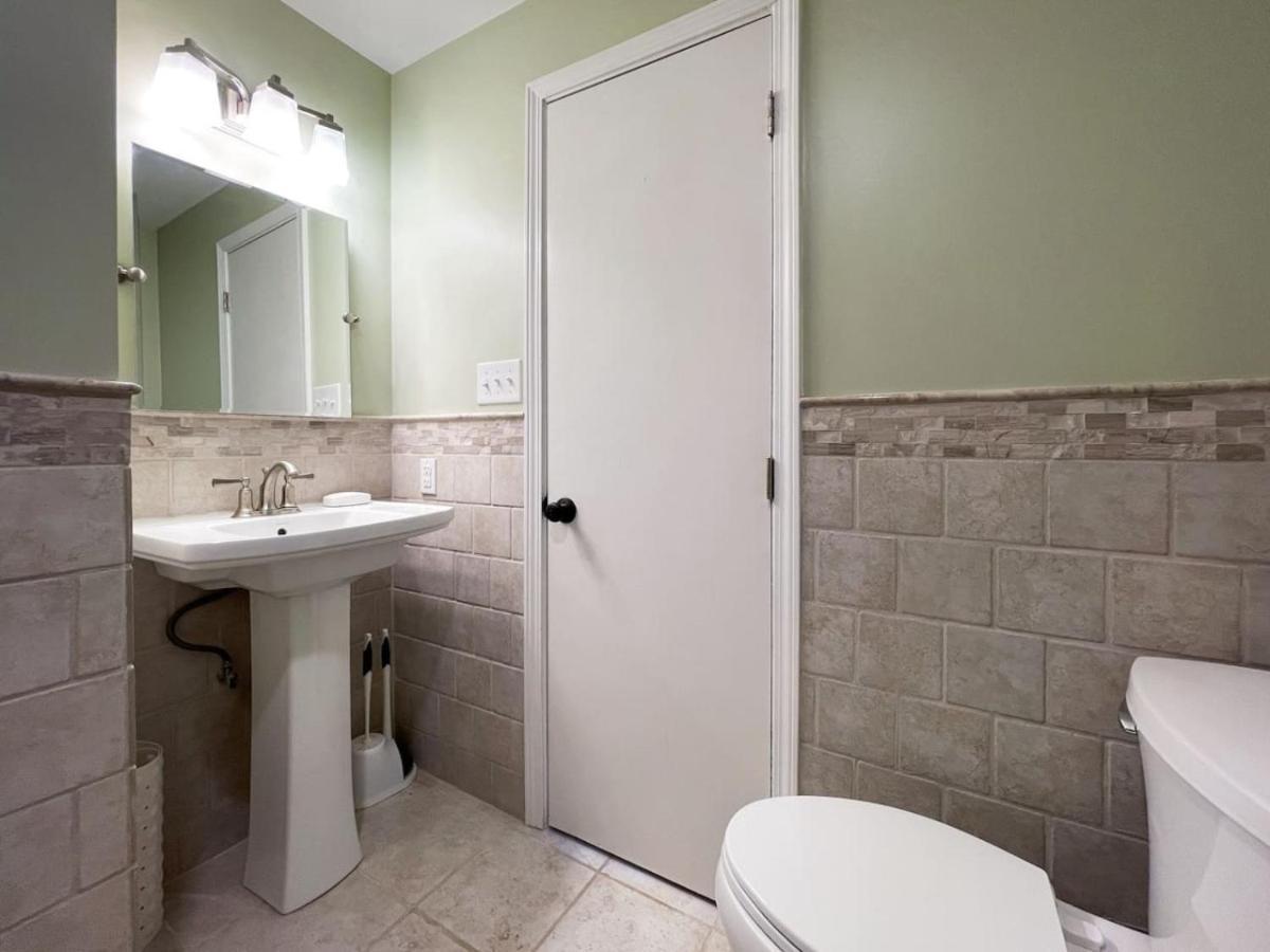 Fenced-in 4 Bedroom 2mi North Hills, Garage, Storage *