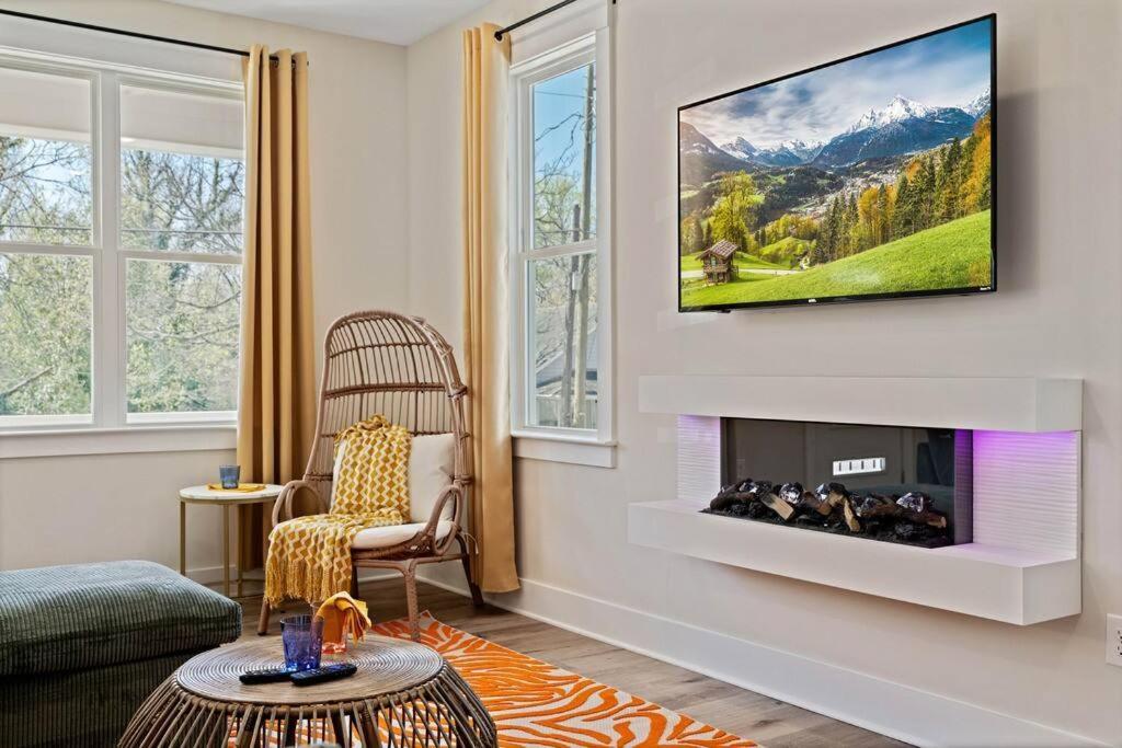 3bd Contemporary In Raleigh: 5mins To Downtown Raleigh