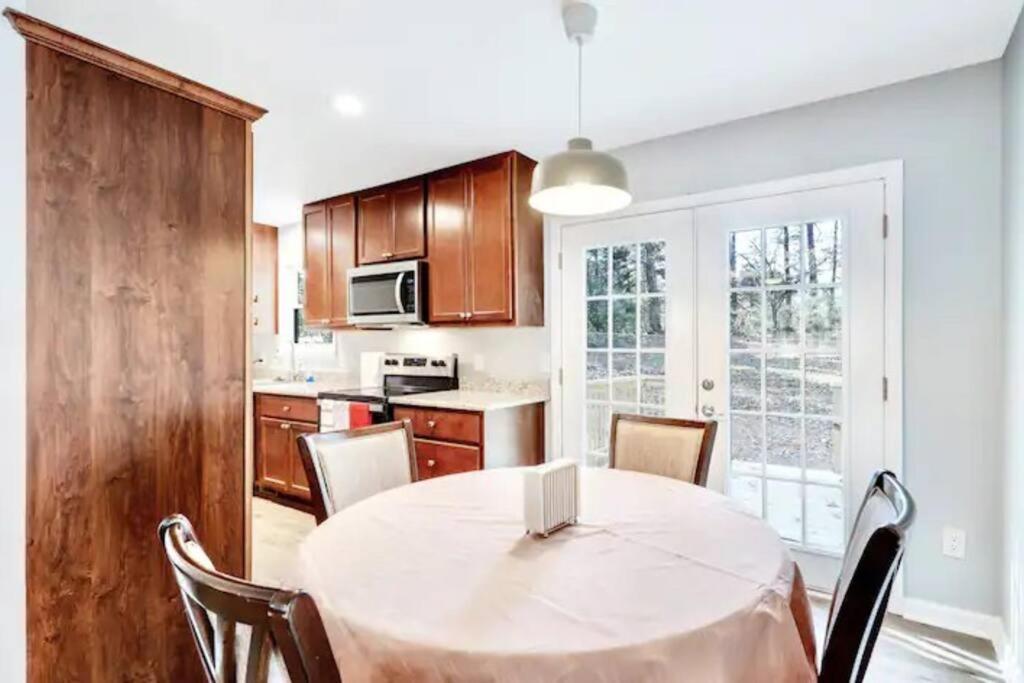 North Private Retreat * Raleigh
