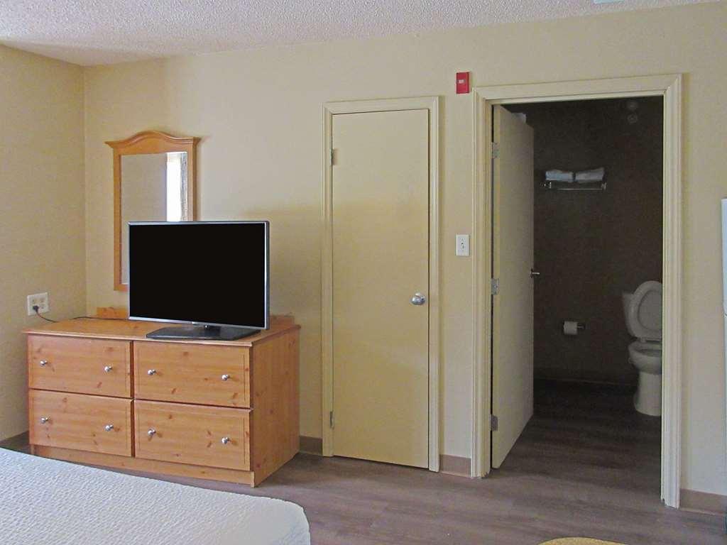 Suburban - Crabtree Valley Hotel Raleigh