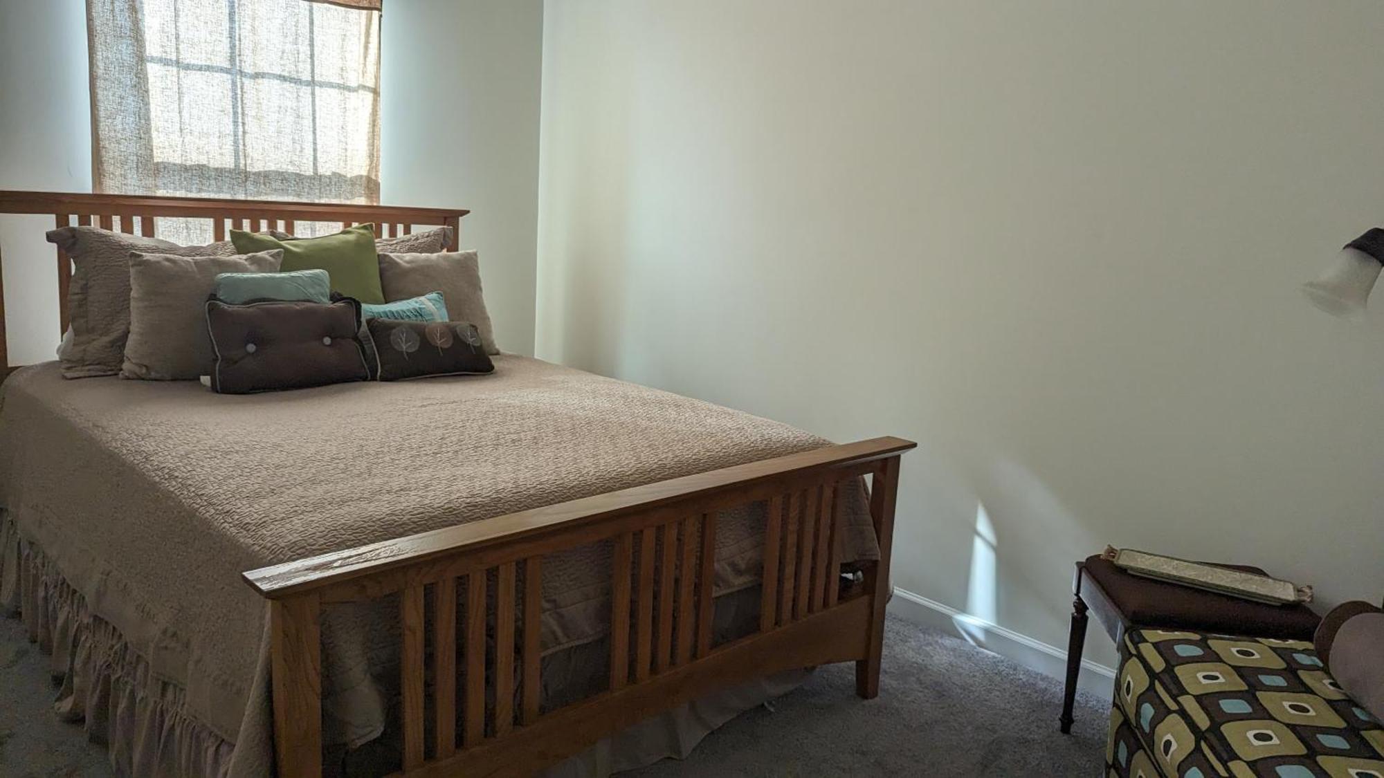 Cozy 3 Bedroom Townhouse Exquisite *