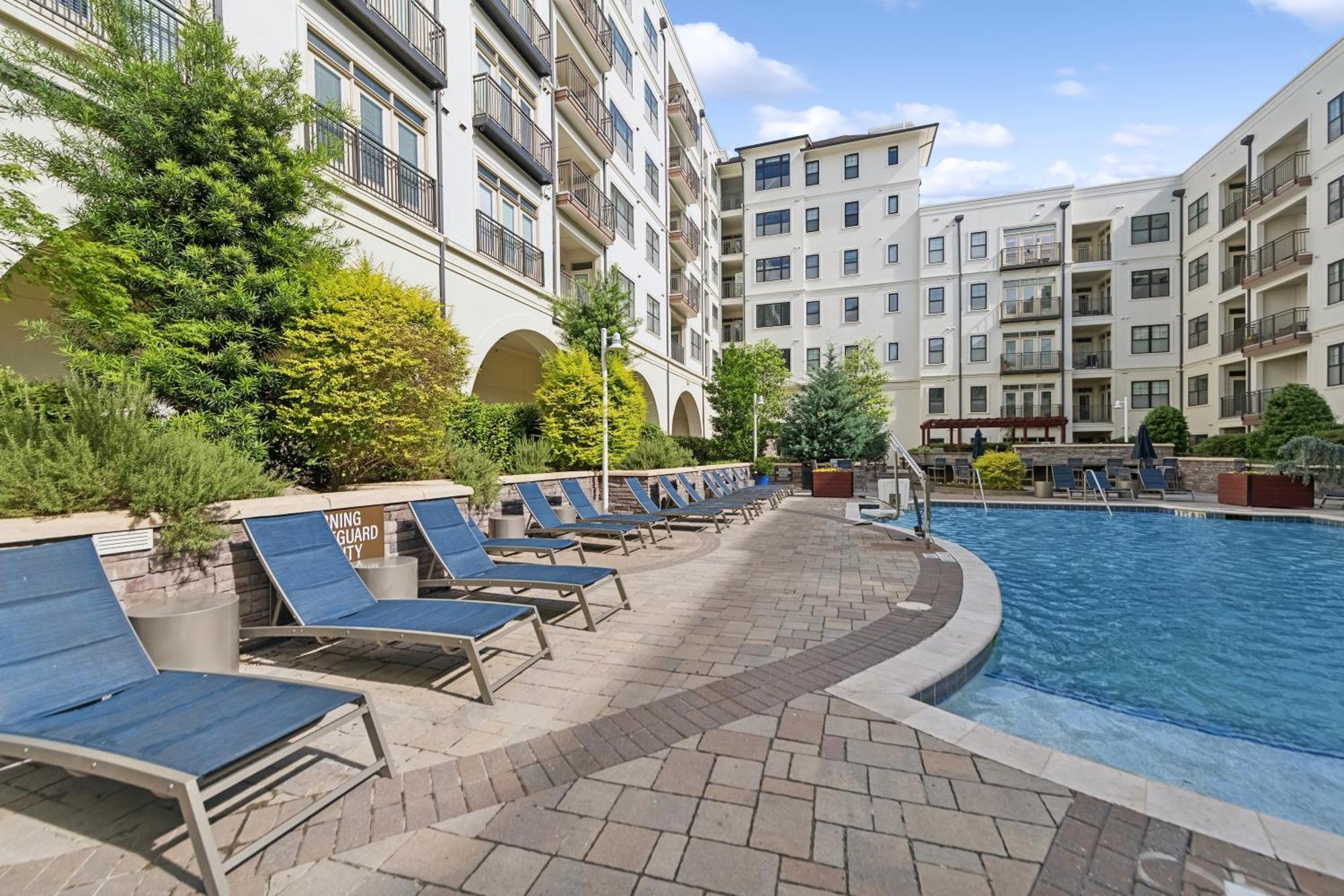 Kasa At Berkshire Village District Apartment *