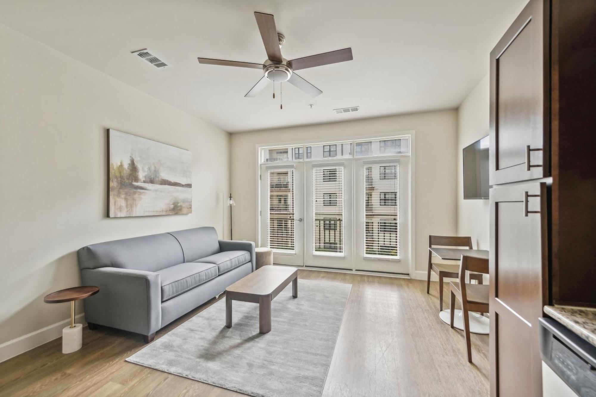 Apartment Kasa At Berkshire Village District