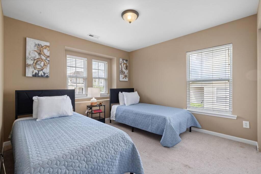 Spacious Home, Large Groups, 5mi From Dt Raleigh! Holiday home Raleigh