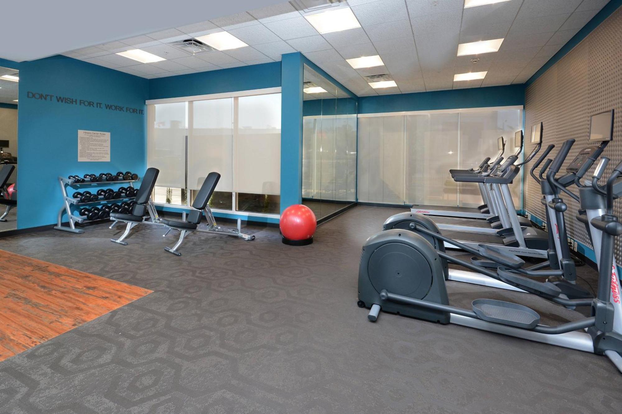 Fairfield & By Marriott Capital Blvd./i-540 Hotel 3*