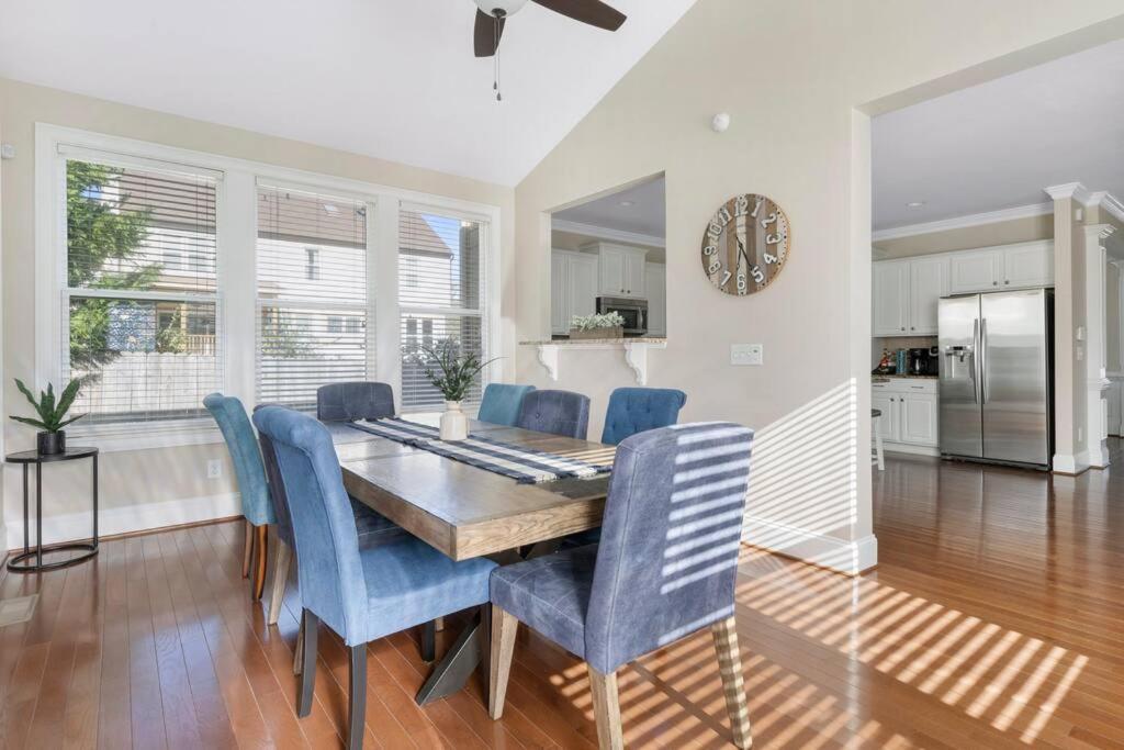 Spacious Family Getaway ~ Fire Pit~ Private Office *