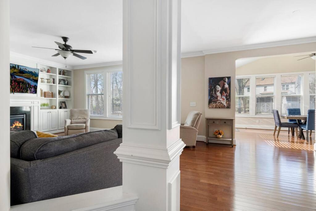 Spacious Family Getaway ~ Fire Pit~ Private Office *