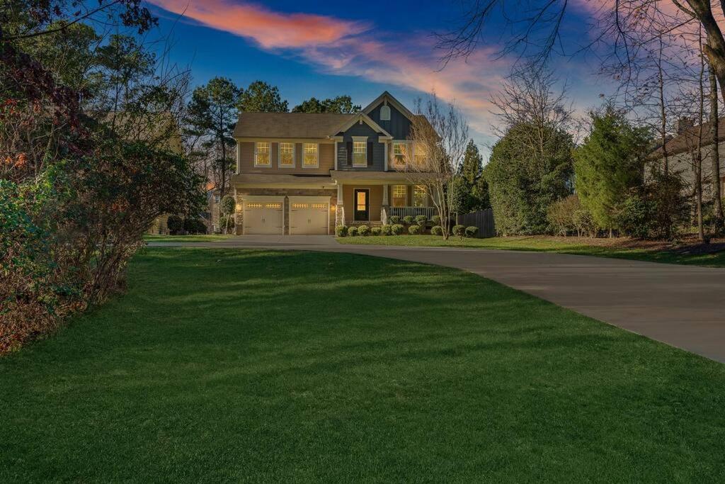 Spacious Family Getaway ~ Fire Pit~ Private Office