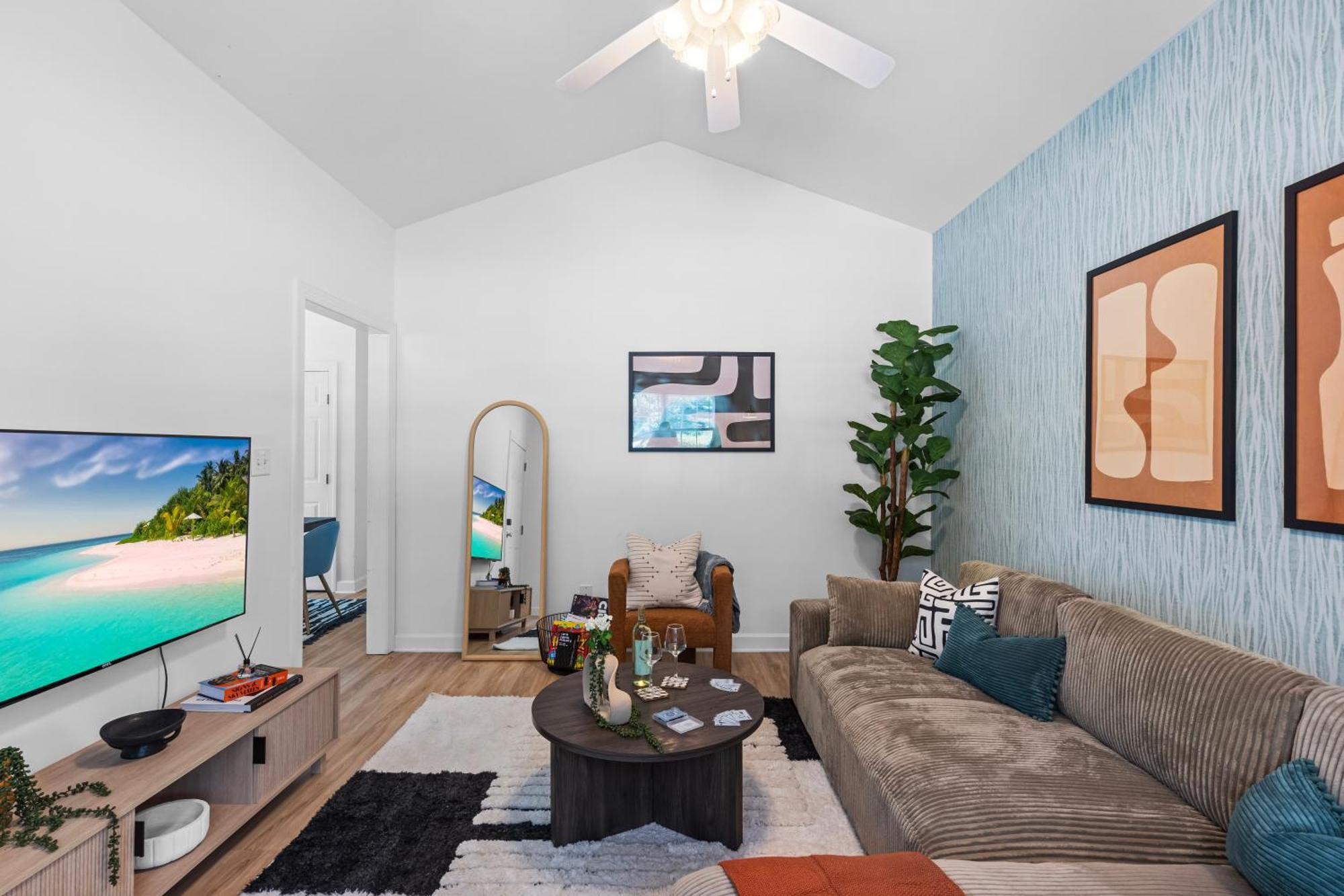 Homey 3bd - Bbq & Backyard - Close To Attractions *
