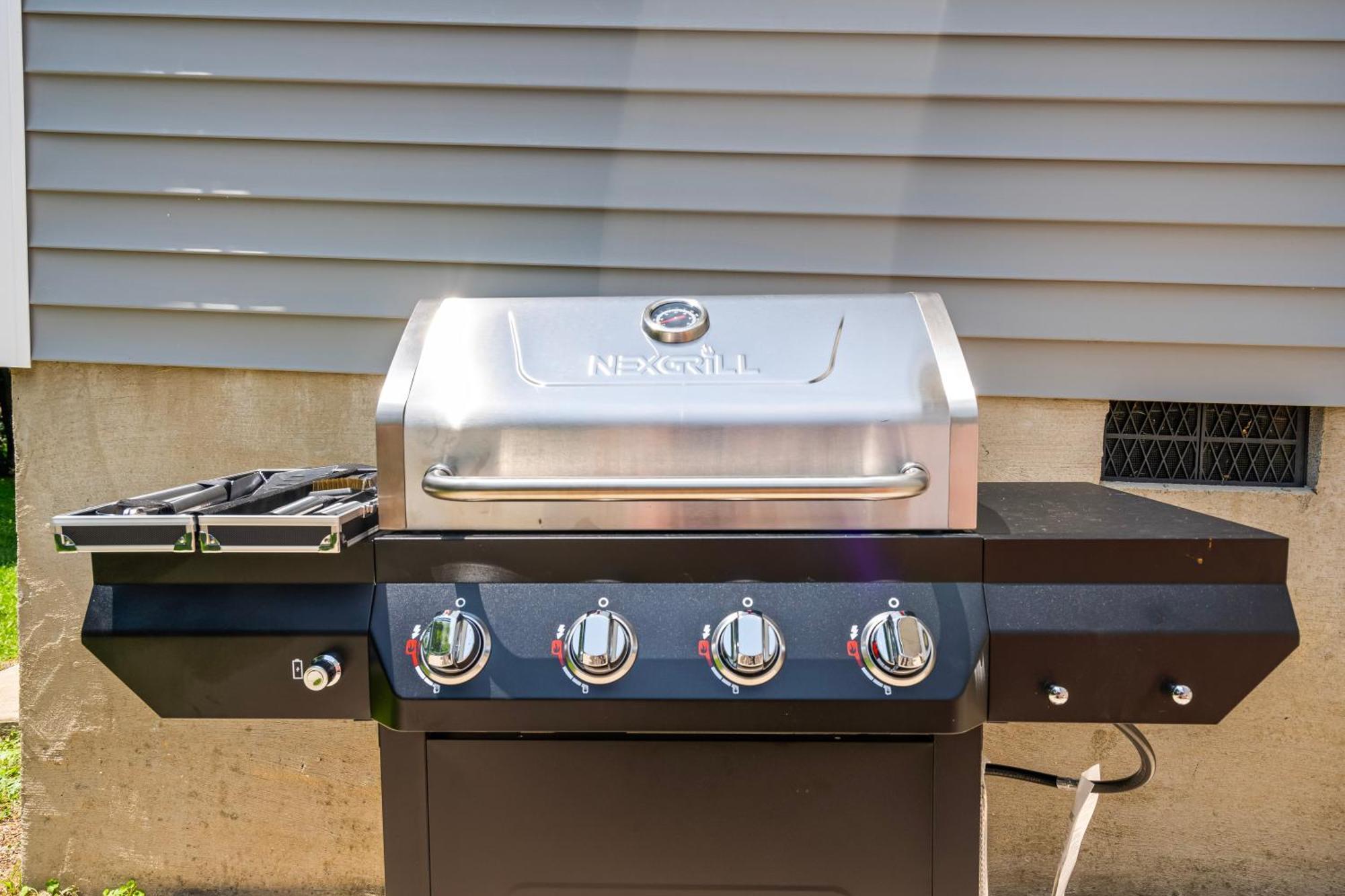 Homey 3bd - Bbq & Backyard - Close To Attractions *