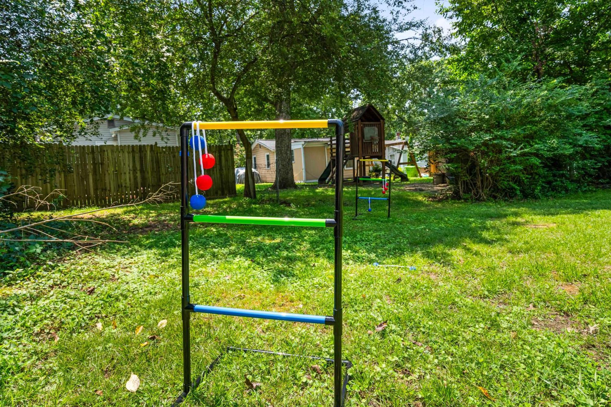 Holiday home Homey 3bd - Bbq & Backyard - Close To Attractions *