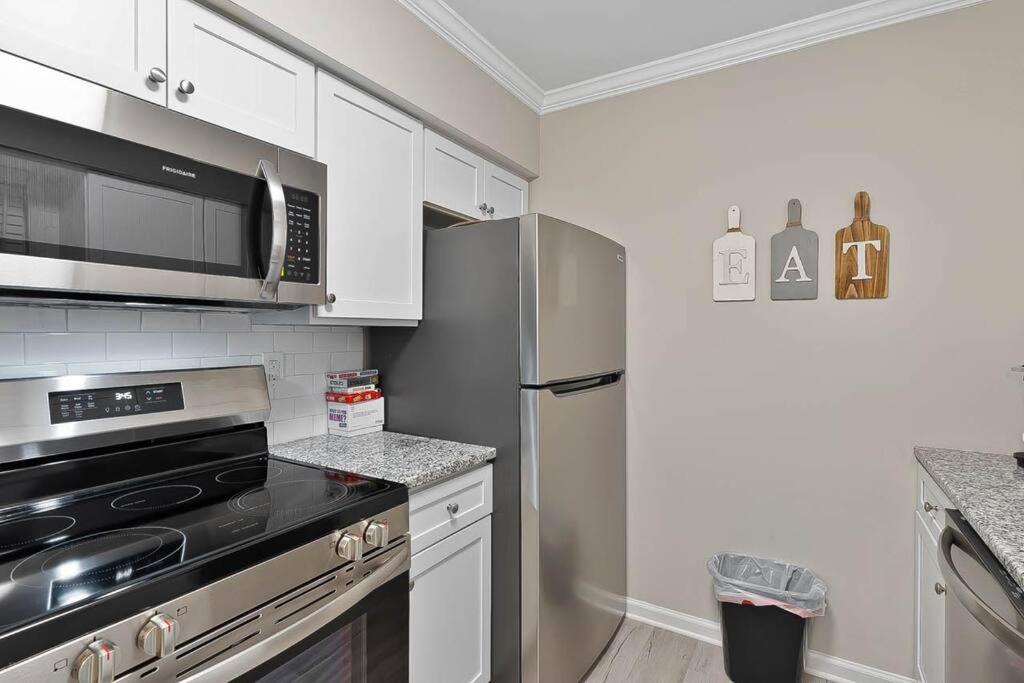 2 Min Drive To Downtown! A Cozy 2br In Raleigh! Raleigh
